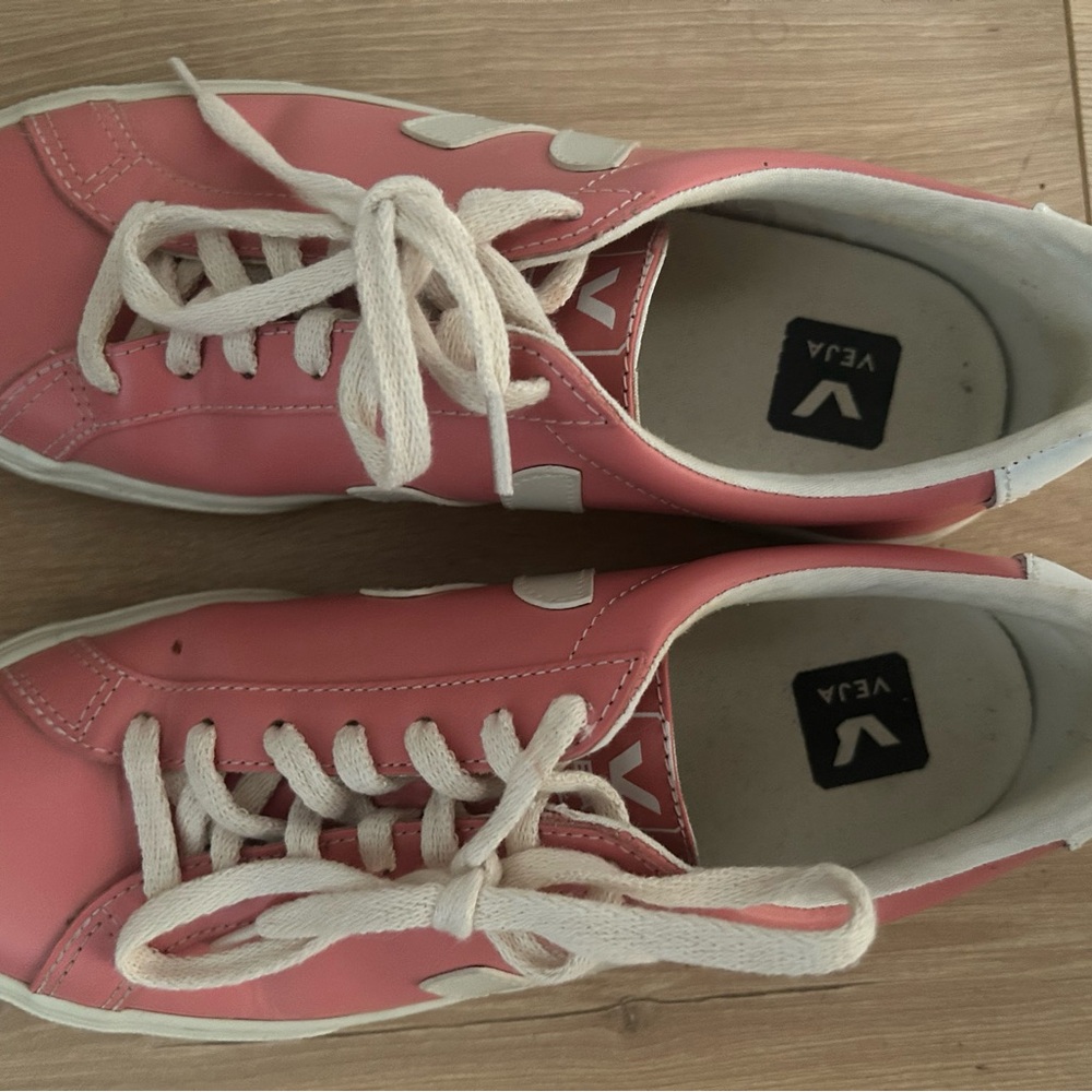 Veja Pink and White Women's Sneakers - Picture 2 of 9